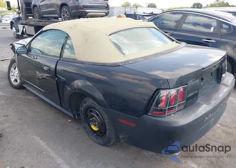 2002 Ford Mustang z USA, uszkodzony, nr VIN 1FAFP44402F134569